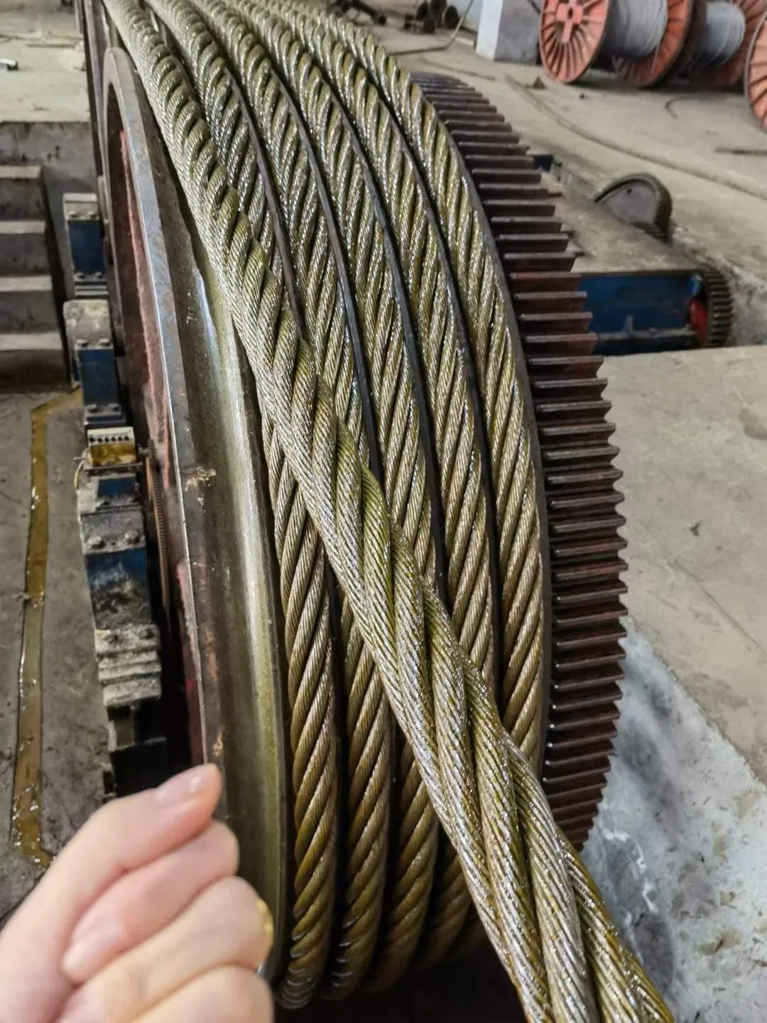 Large diameter lubricated 6x19 fiber core wire rope
