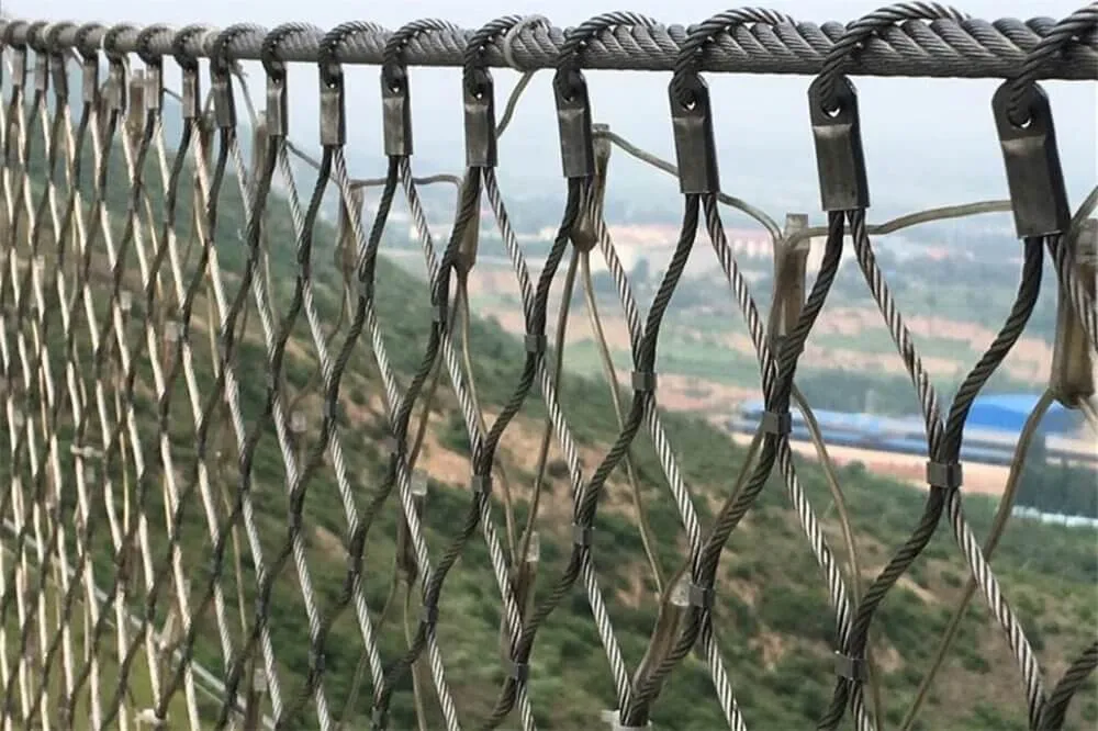 Stainless steel cable mesh used in architectural structures