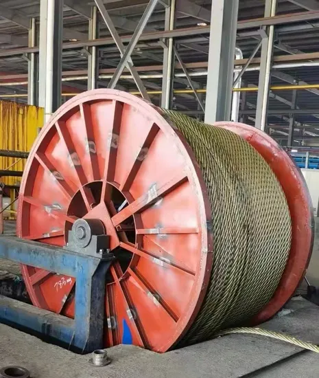 Greased steel wire rope showing corrosion protection for lifting service